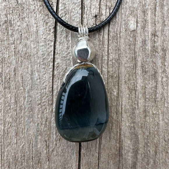 Blue Tiger Eye (Hawk Eye) for Connection to Sun and Earth Energies & Protection - Picture 7 of 8